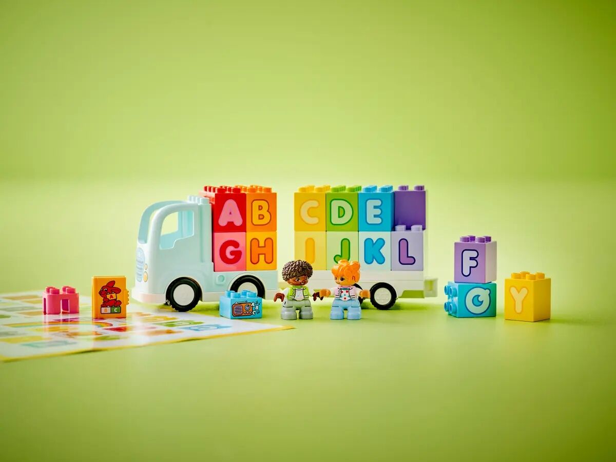 Конструктор LEGO DUPLO Town Вантажівка з абеткою (10421)
