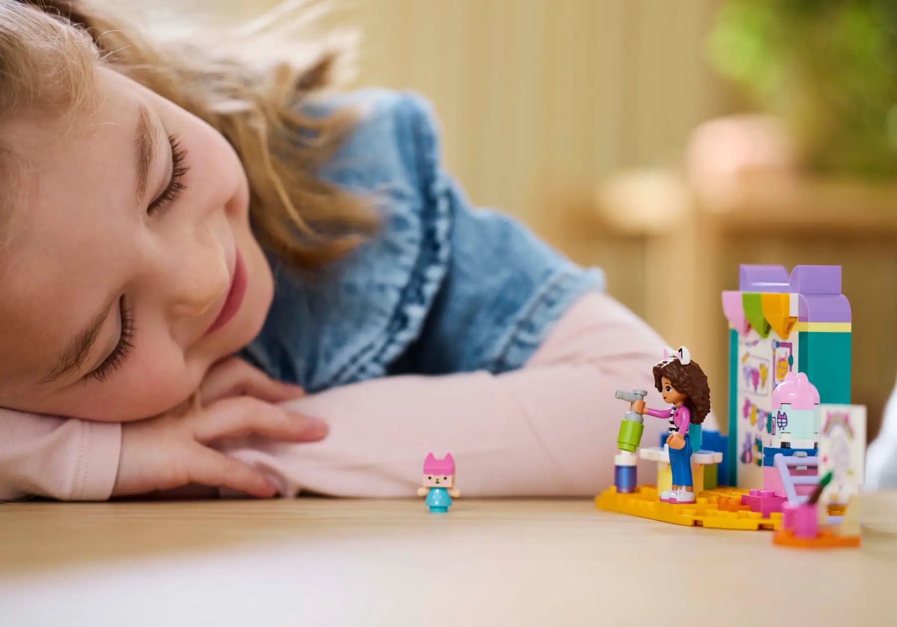 Конструктор LEGO Gabby's Dollhouse Майструємо з Доцею-Бокс (10795)