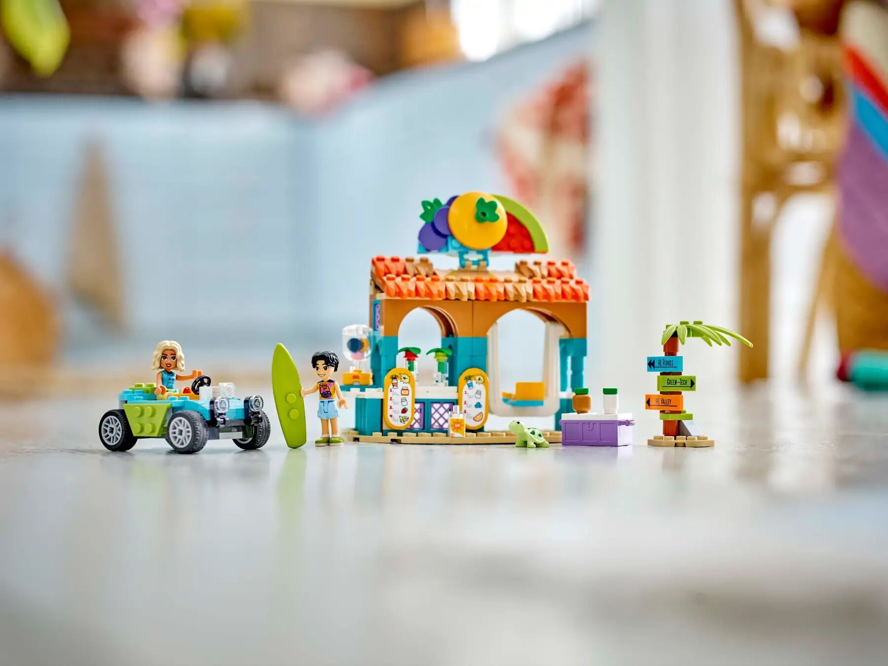 Конструктор LEGO Friends Пляжна крамничка смузі (42625)