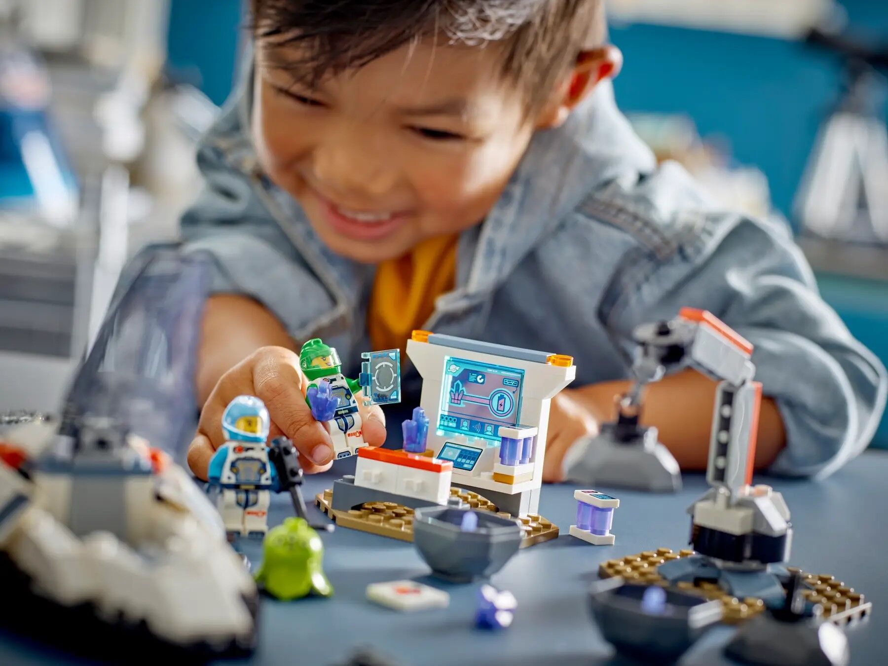 Конструктор LEGO City Космічний корабель і дослідження астероїда (60429)