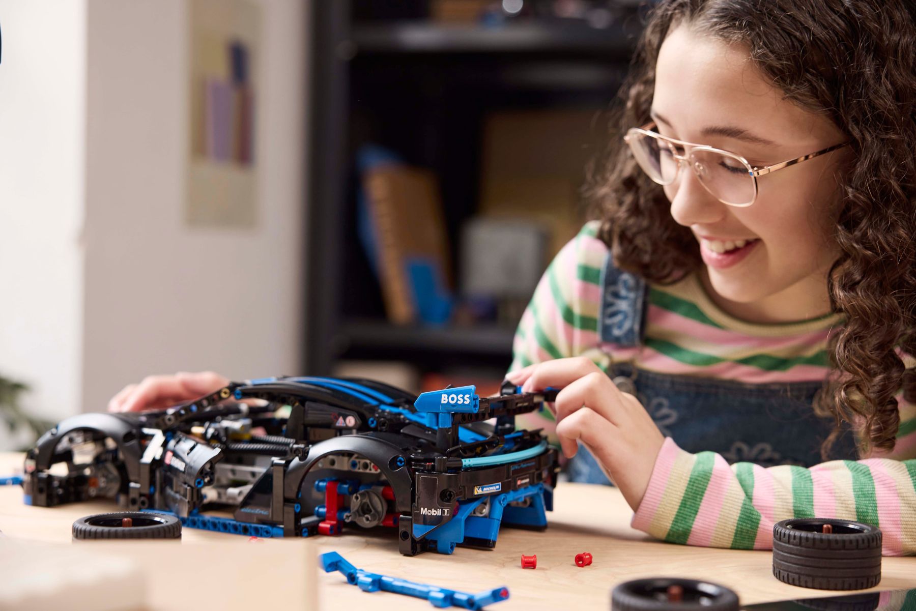 Конструктор LEGO Technic Автомобіль для перегонів Porsche GT4 e-Performance (42176)