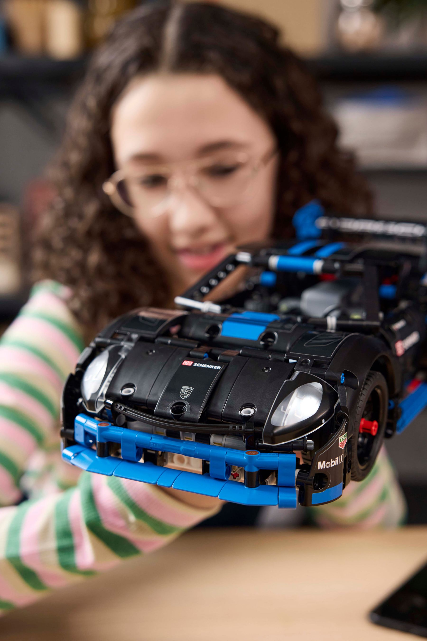 Конструктор LEGO Technic Автомобіль для перегонів Porsche GT4 e-Performance (42176)