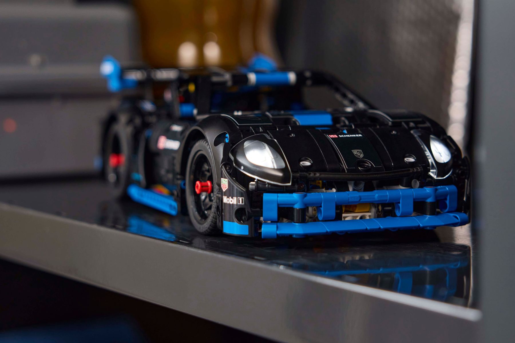 Конструктор LEGO Technic Автомобіль для перегонів Porsche GT4 e-Performance (42176)