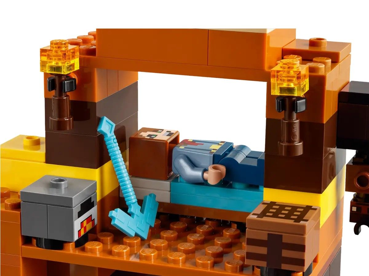 Конструктор LEGO Minecraft Покинута шахта у безплідних землях (21263)