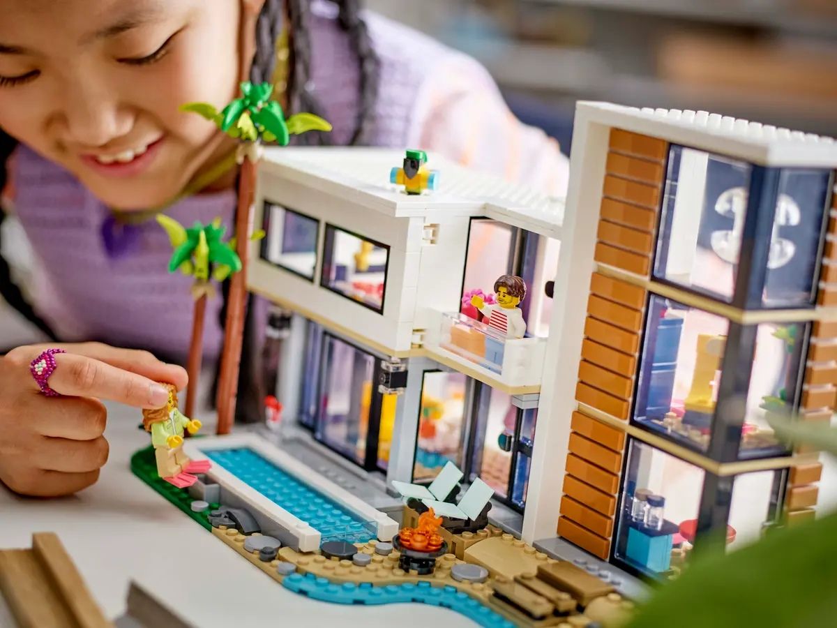 Конструктор LEGO Creator Сучасний будинок 3 в 1 (31153)