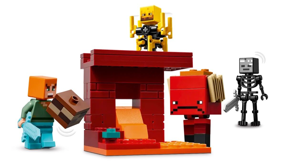 Конструктор LEGO Minecraft Битва з лавою у Незері (21266)