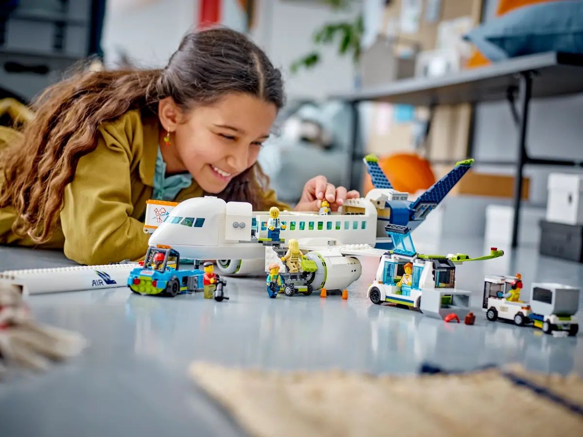 Конструктор LEGO City Пасажирський літак (60367)