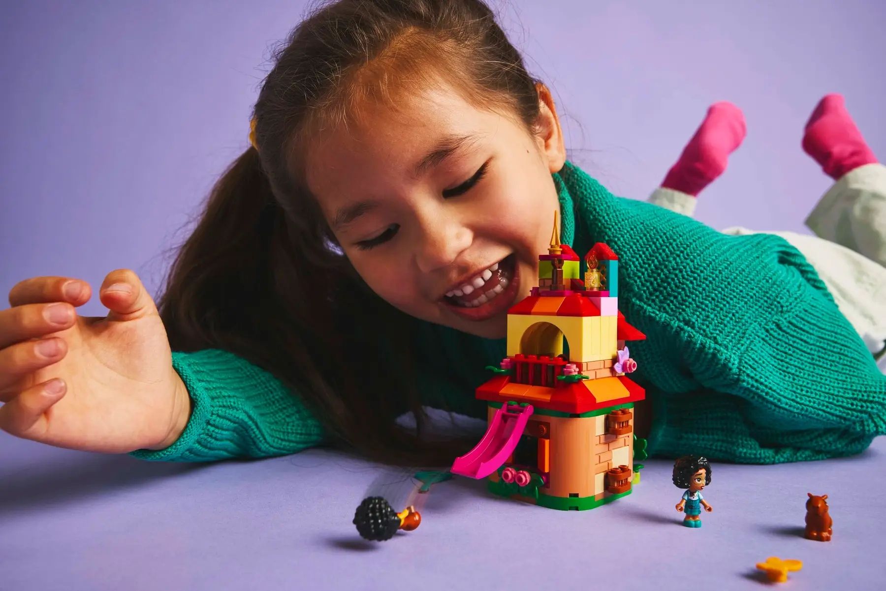 Конструктор LEGO Disney Мінібудинок Енканто (43261)