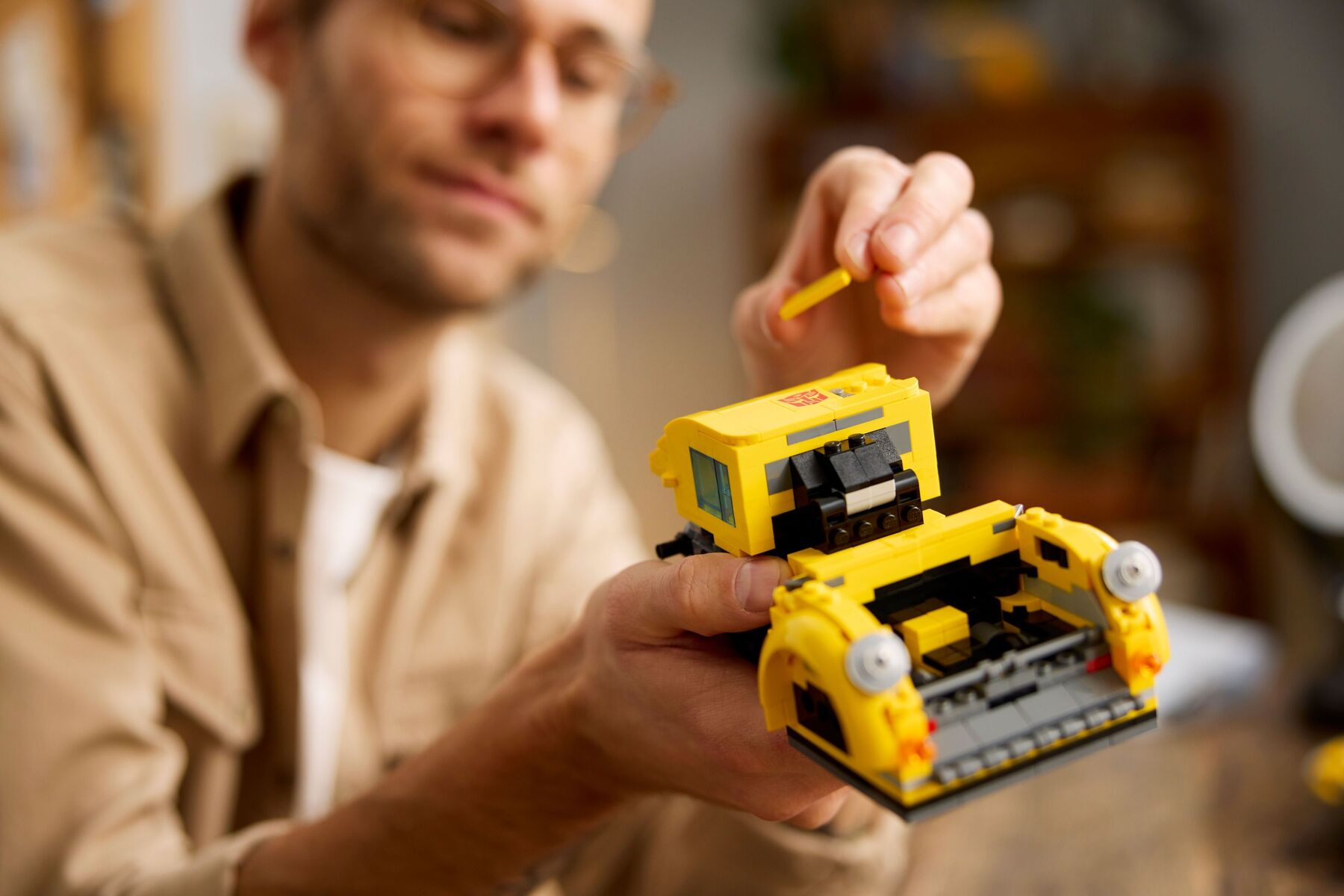 Конструктор LEGO Icons Бамблбі (10338)