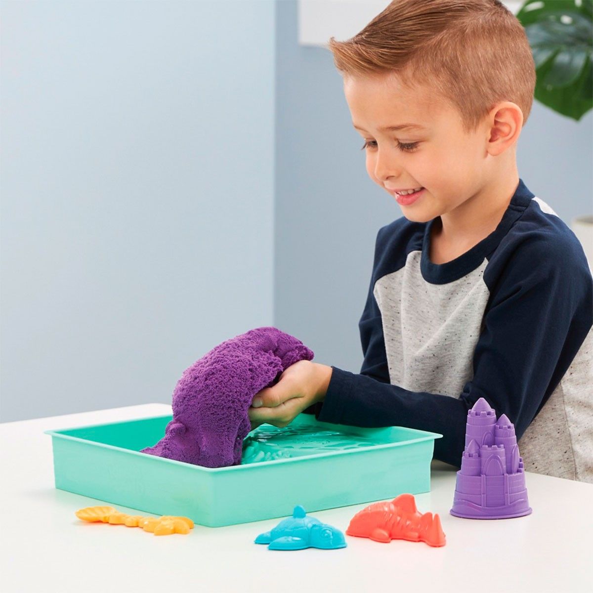 Набір піску для дитячої творчості - KINETIC SAND V2 ЗАМОК З ПІСКУ (фіолетовий, 454 g, аксес.)