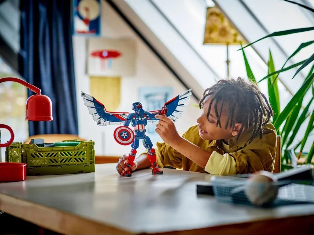 Конструктор LEGO Marvel Фігурка Нового Капітана Америка (76296)