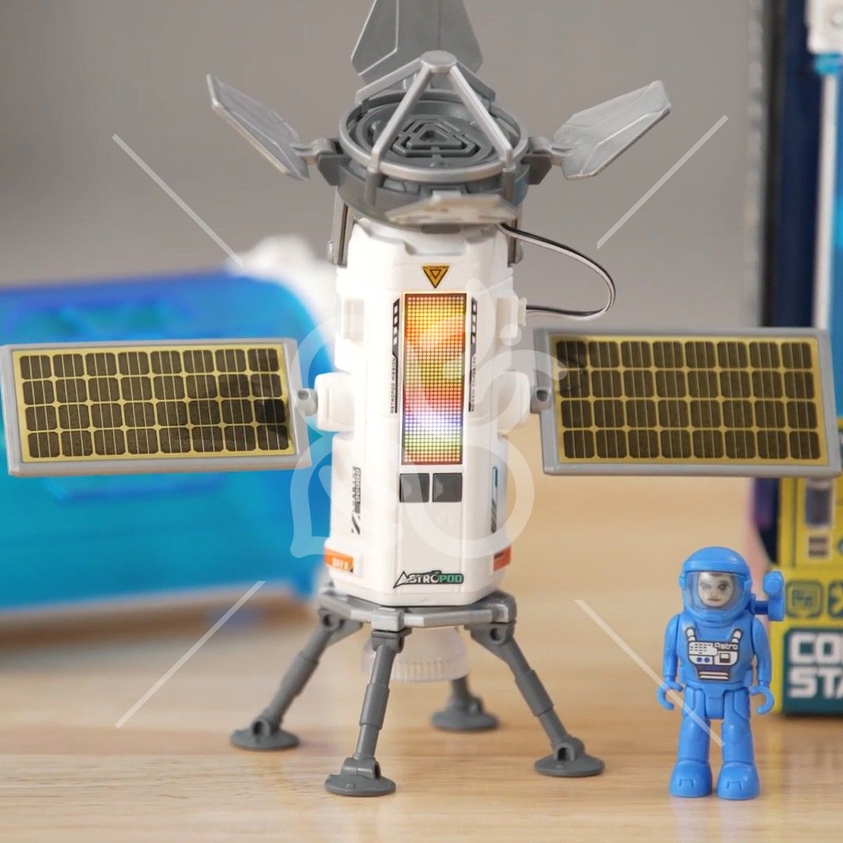 Ігровий набір з фігуркою ASTROPOD – МІСІЯ «ПОБУДУЙ СТАНЦІЮ ЗВ’ЯЗКУ» (деталі станції, фігурка)