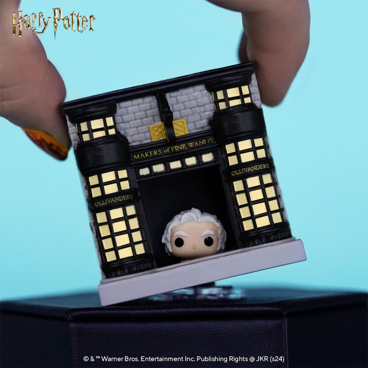 Набір фігурок BITTY POP! Town серії "Гаррі Поттер" - ОЛІВАНДЕР І КРАМНИЦЯ ЧАРІВНИХ ПАЛИЧОК