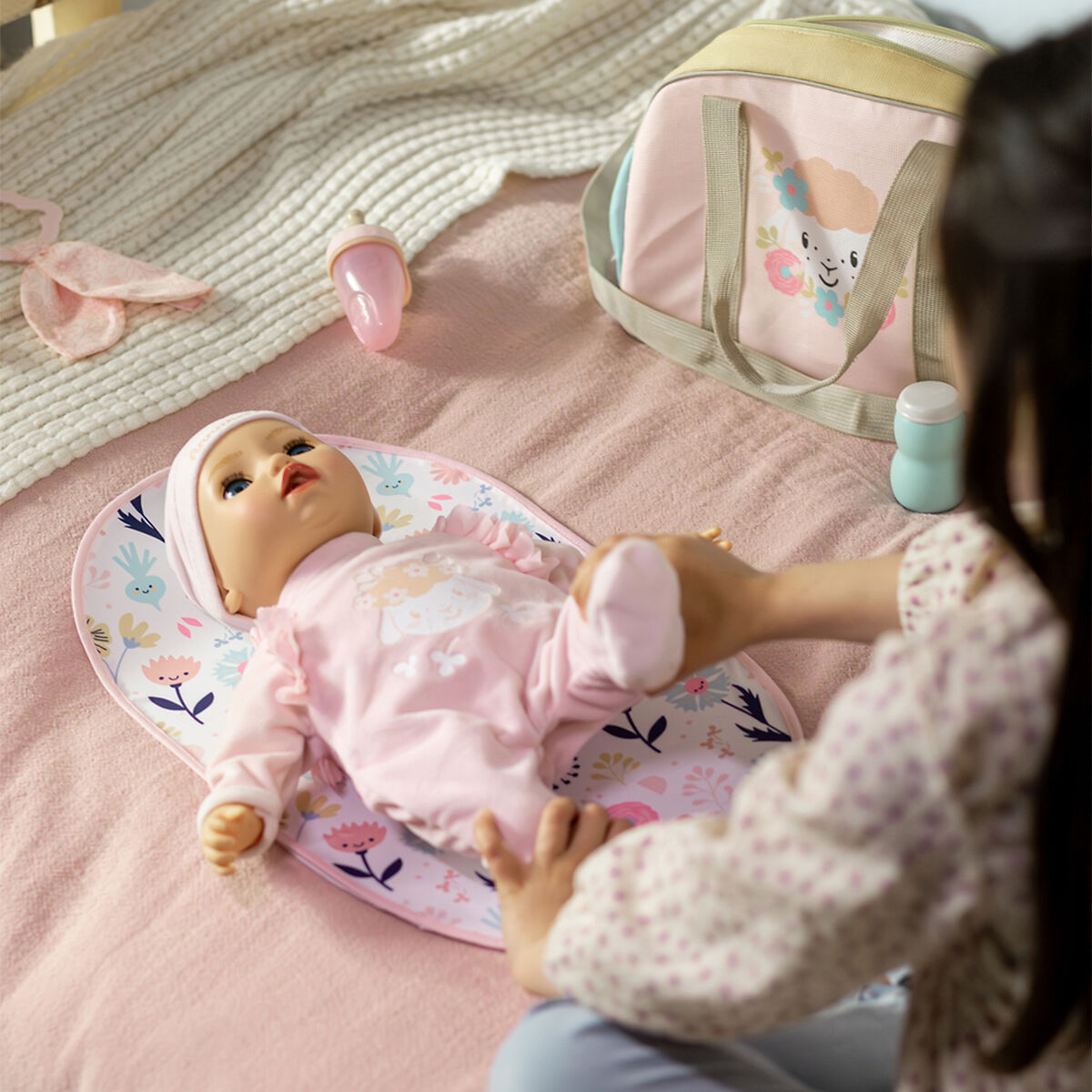 Інтерактивна лялька BABY BORN – АННАБЕЛЬ (43 см, з аксес.)