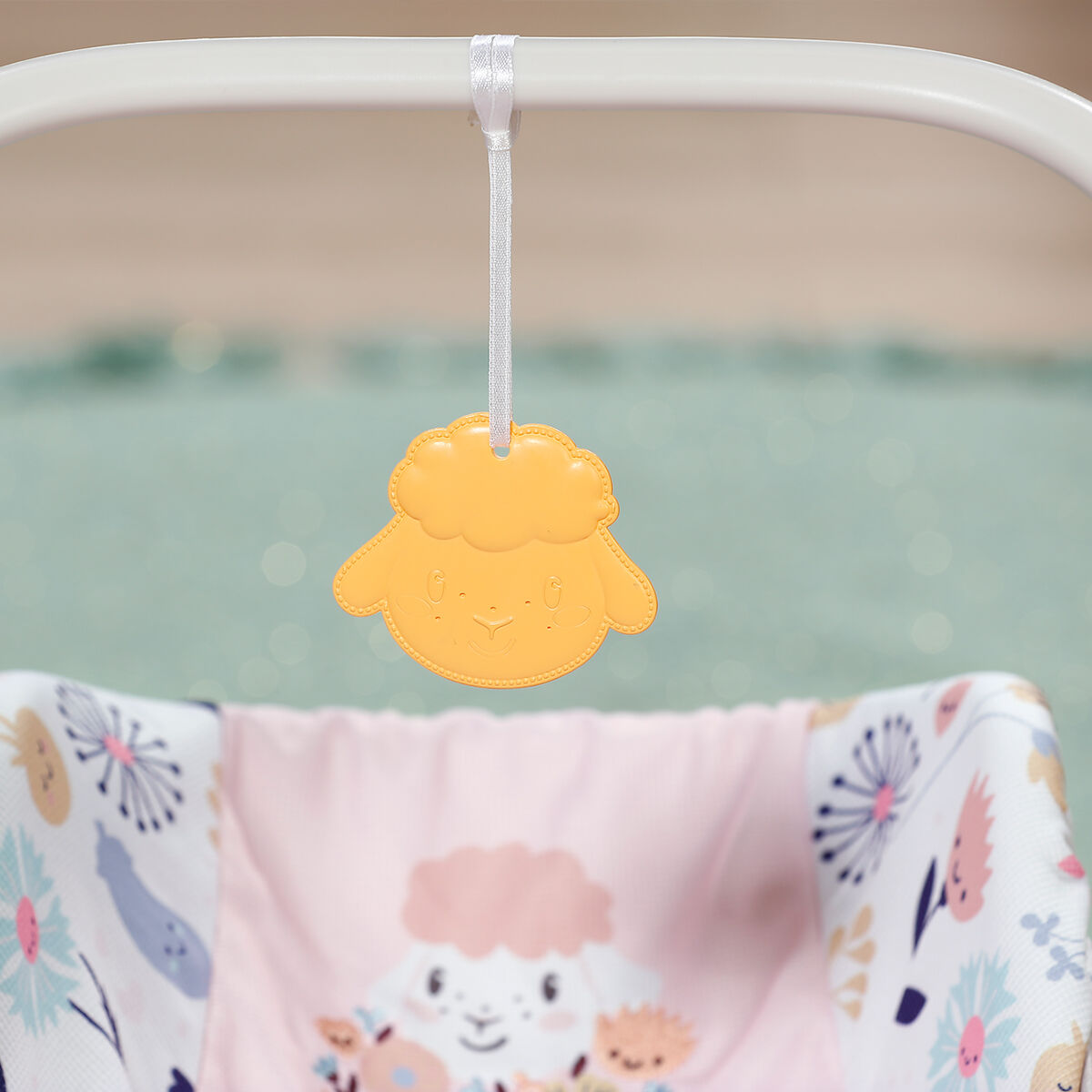 Крісло-переноска для ляльки BABY BORN 2 в 1 – КВІТКОВИЙ СТИЛЬ