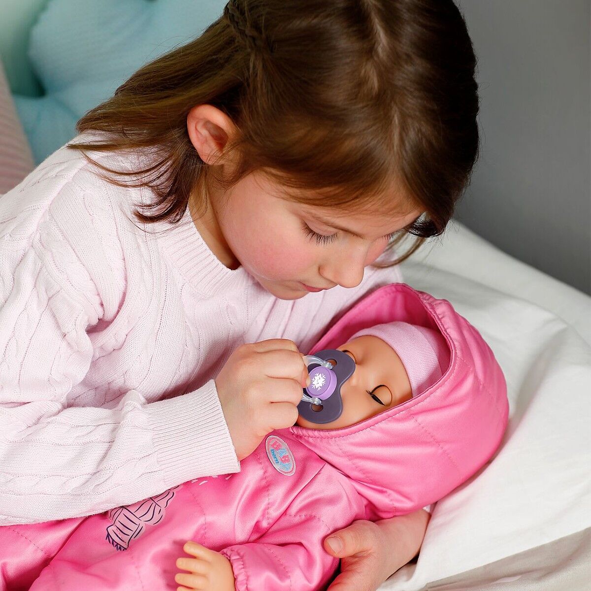 Лялька BABY BORN серії "Click & Play" – ЗИМОВИЙ СТИЛЬ ЕММИ (43 см, з аксес.)