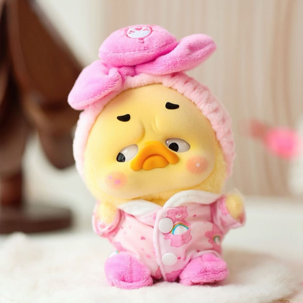 Колекційна м'яка іграшка з кільцем POP TOP 1983toys серії "Upset Duck x Care Bears" - БУДЬ ВЕСЕЛКОЮ (у дисп., в ас.)