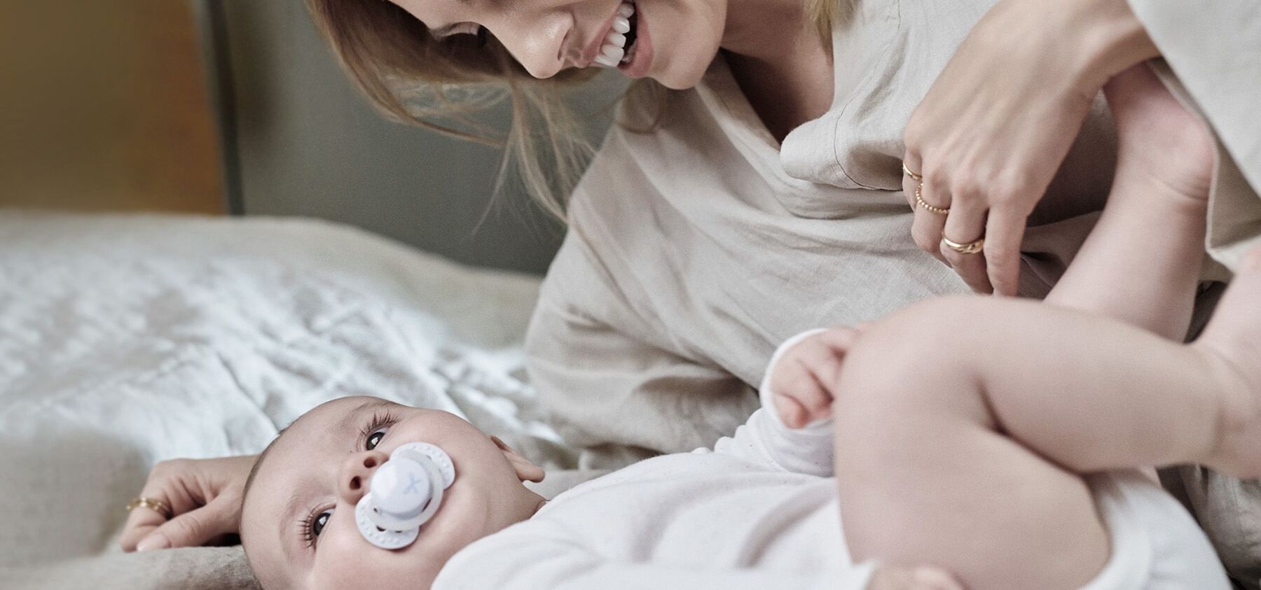 LOVI Пустушка силіконова динамічна 0-2 м-ців 2 шт. Baby Shower Girl