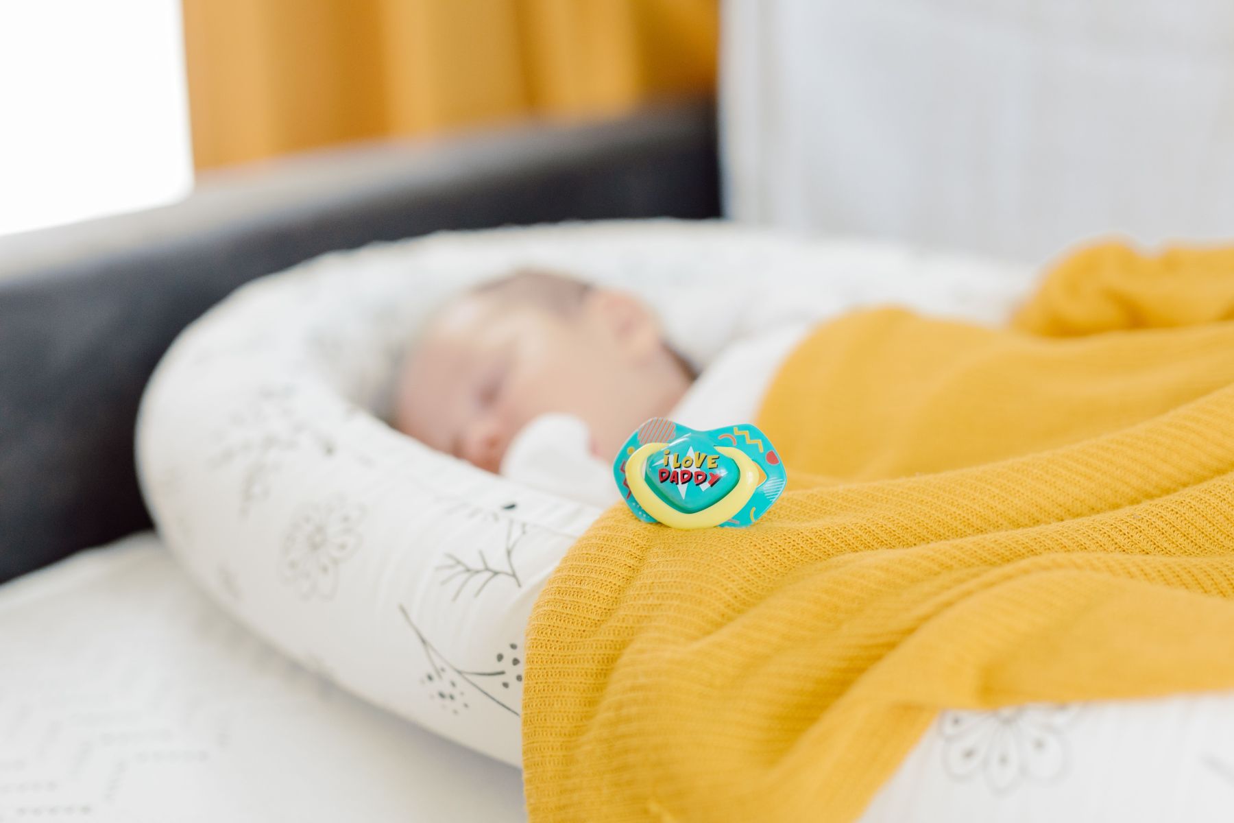 Canpol babies Пустушка силіконова симетрична 6-18 міс NEON LOVE 2 шт. - блакитна