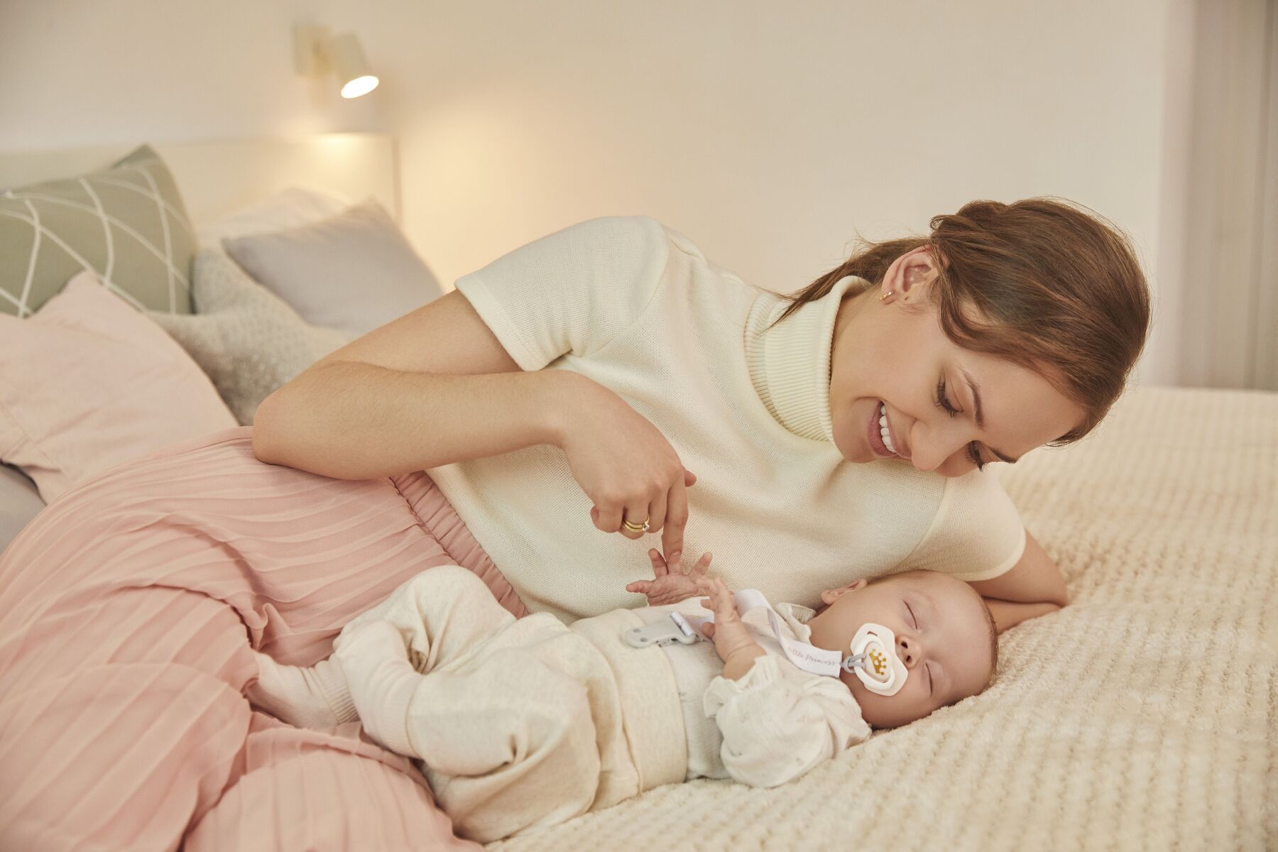 Canpol babies Пустушка силіконова симетрична 0-6 міс ROYAL BABY 2 шт. - рожева