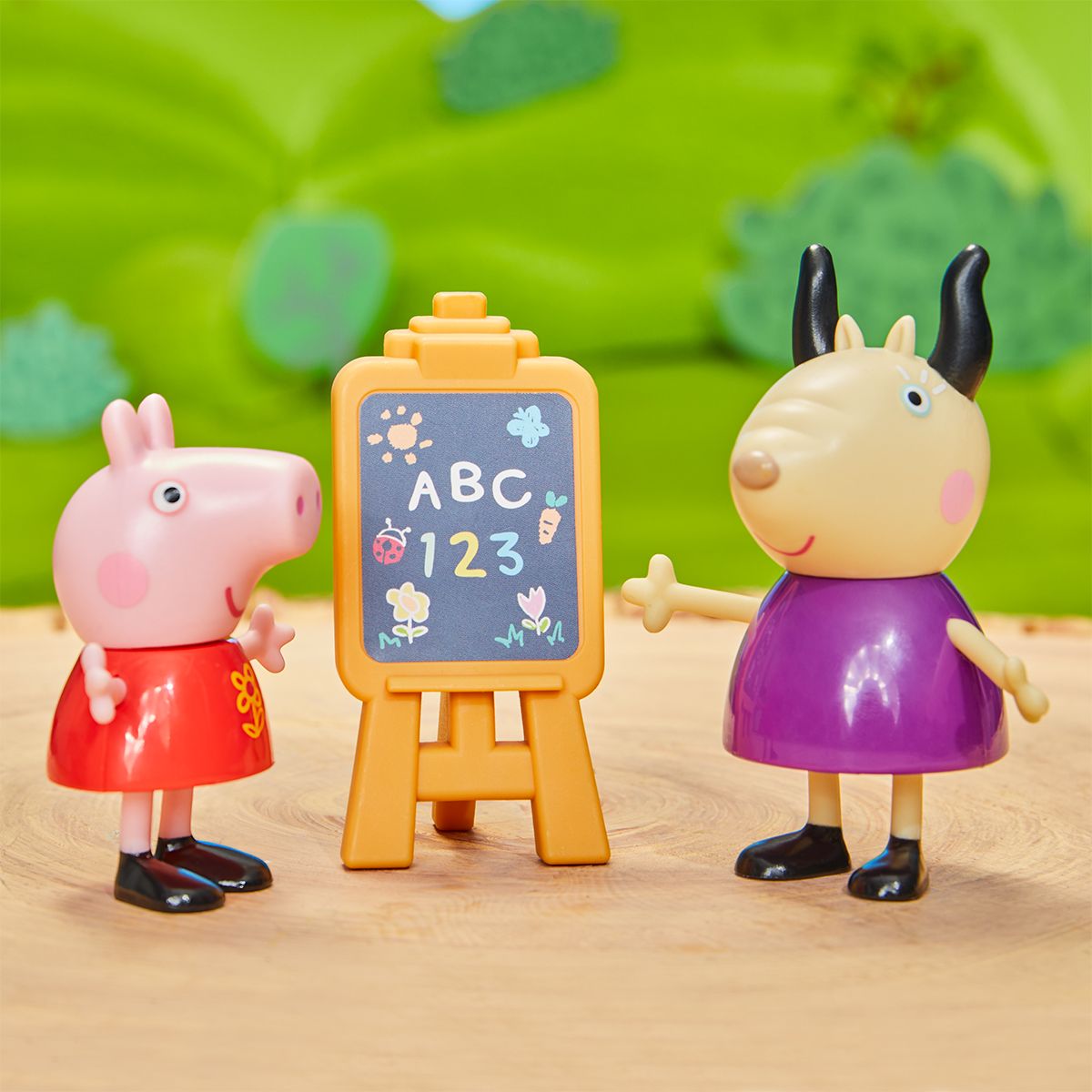 Ігровий набір PEPPA FIGURINES - КЛАС ПЕППИ