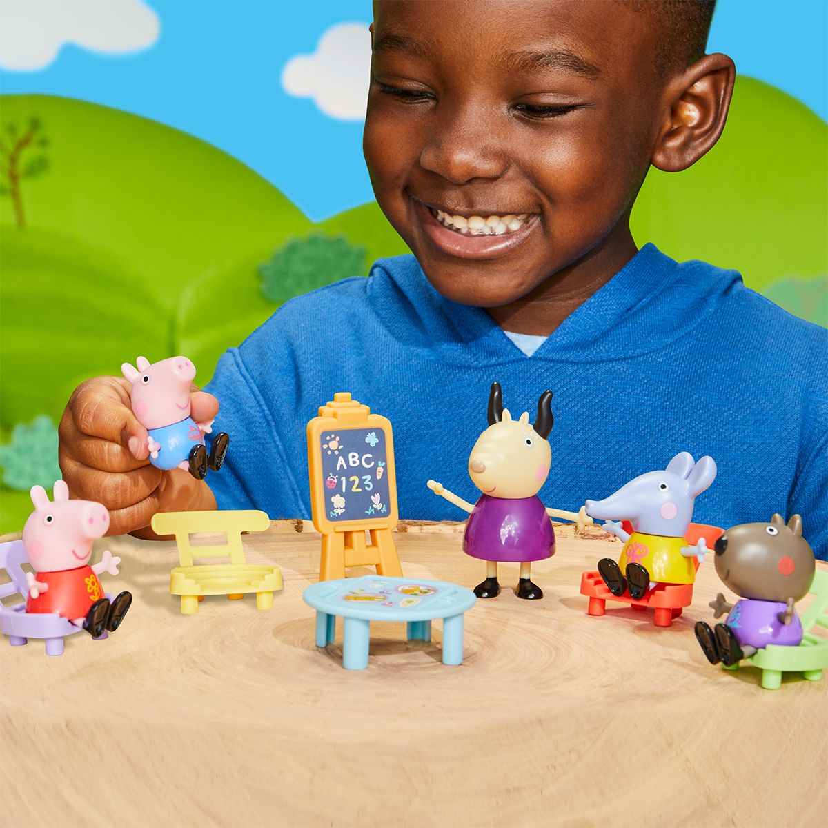 Ігровий набір PEPPA FIGURINES - КЛАС ПЕППИ