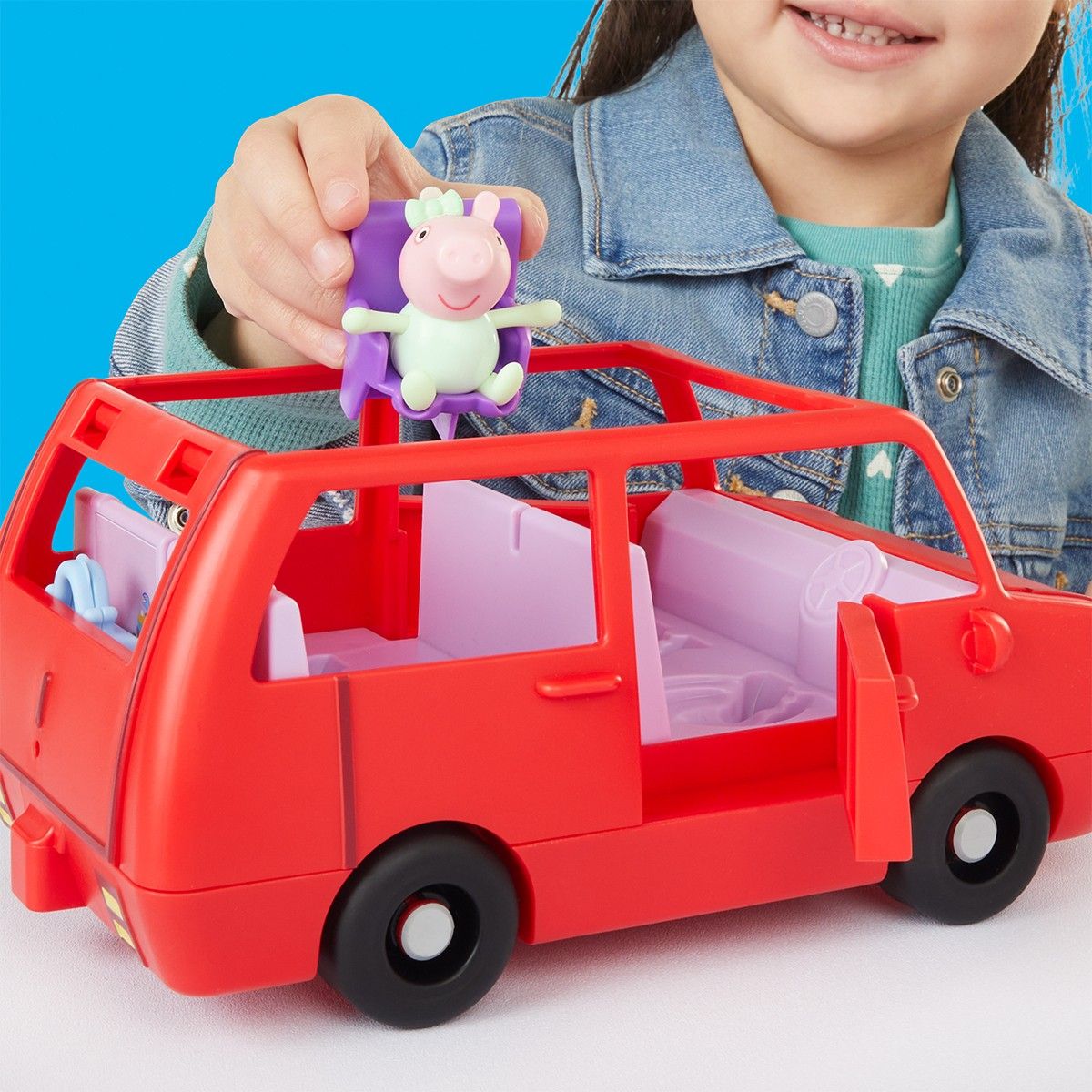 Ігровий набір PEPPA FIGURINES – ВЕЛИКИЙ РОДИННИЙ АВТОМОБІЛЬ ПЕППИ