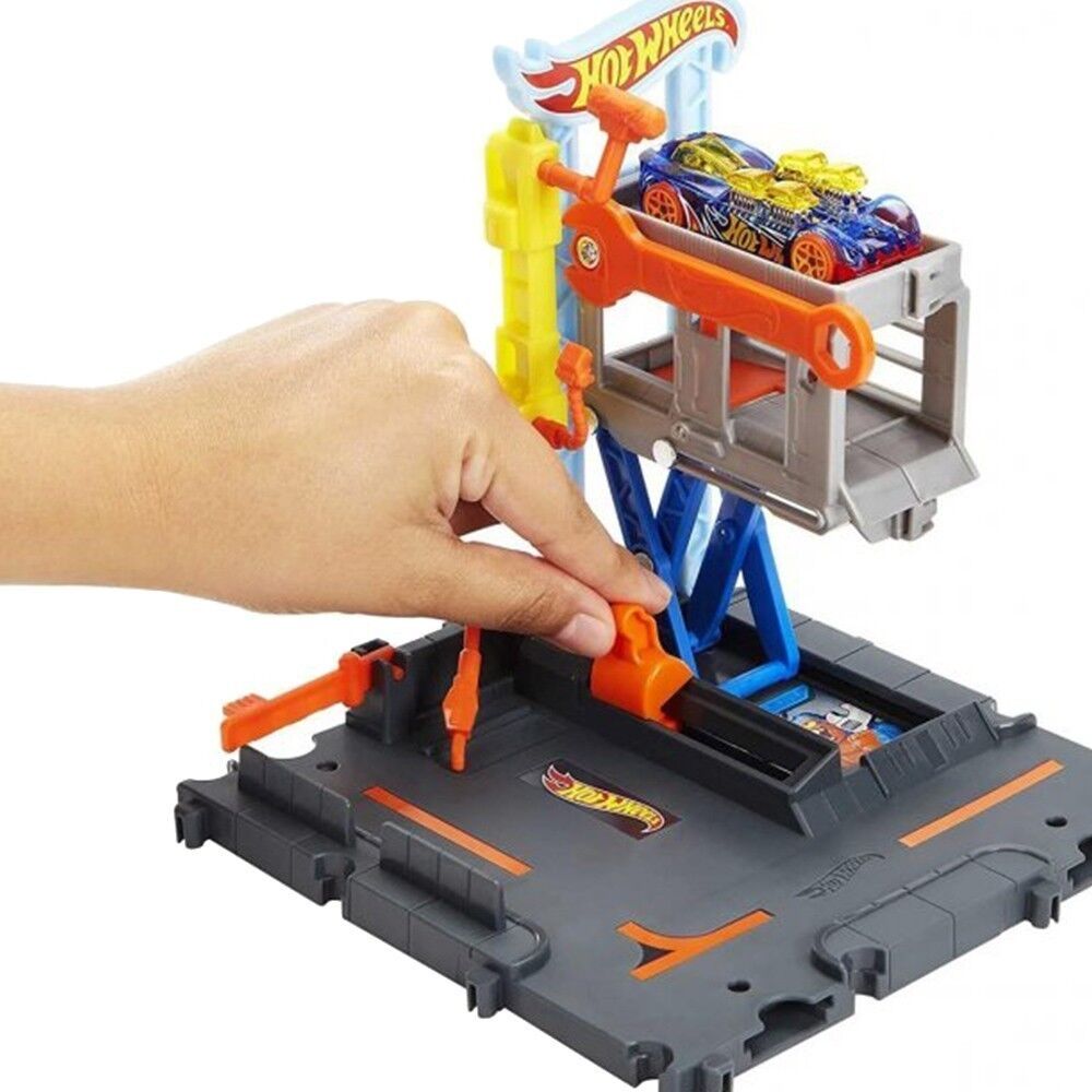 Ігровий набір Hot Wheels Центральна автомайстерня (HDR25)