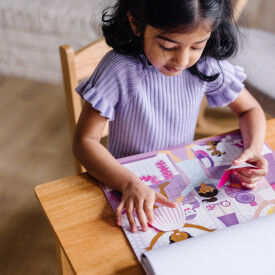 Melissa & Doug: Набір багаторазових наліпок 'Одягни ляльку'